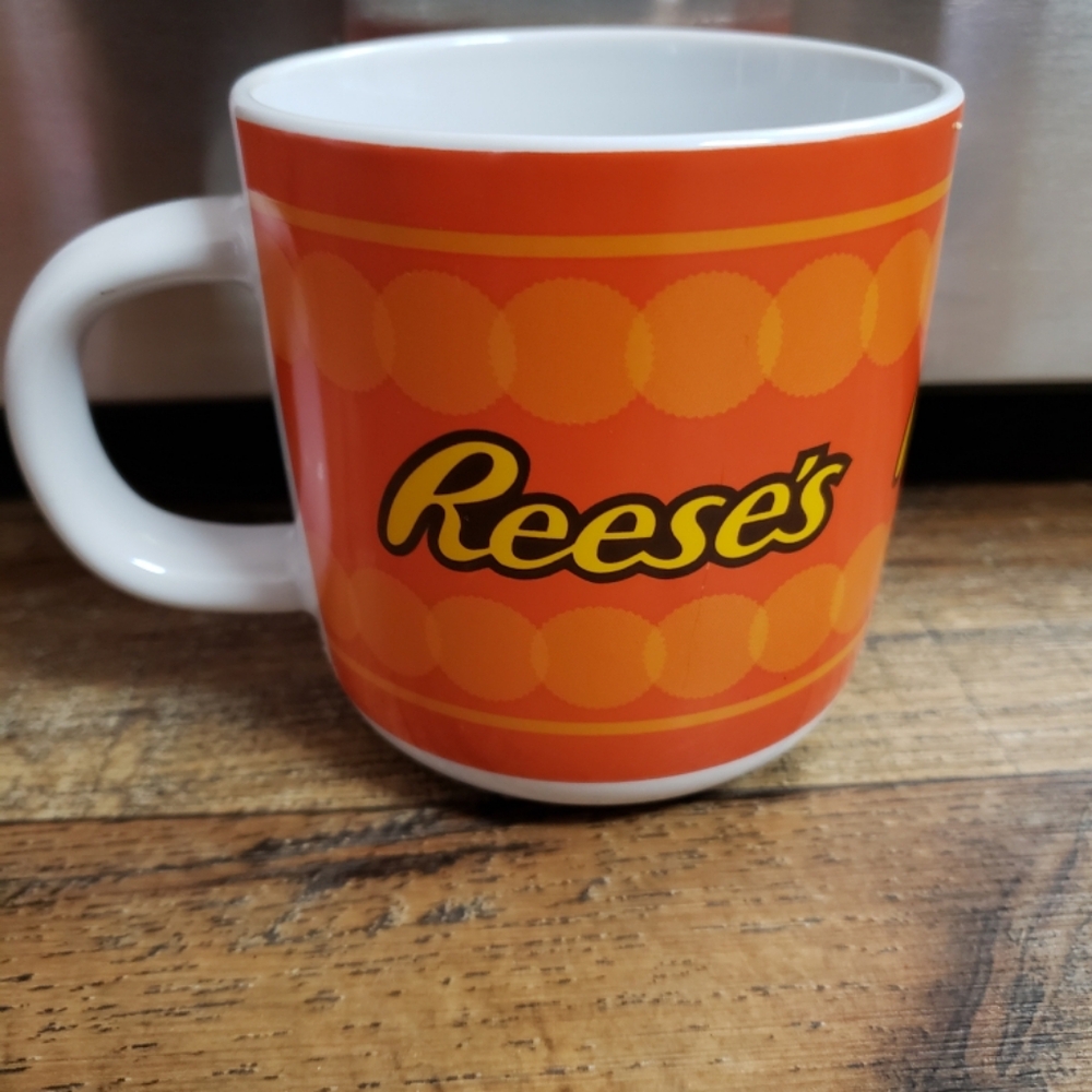 Set Of 3 Reeses Socks & Matching Coffee Mug - Picture 2 of 4